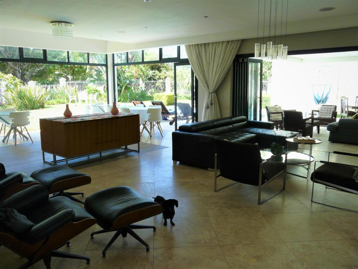 Hotel Laluxe à Durban Extérieur photo